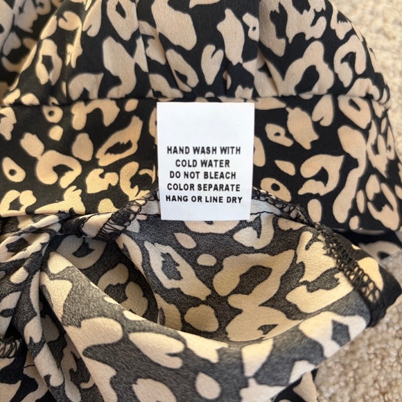 Honey Punch crossover camisole leopard print blouse Small - Picture 13 of 13